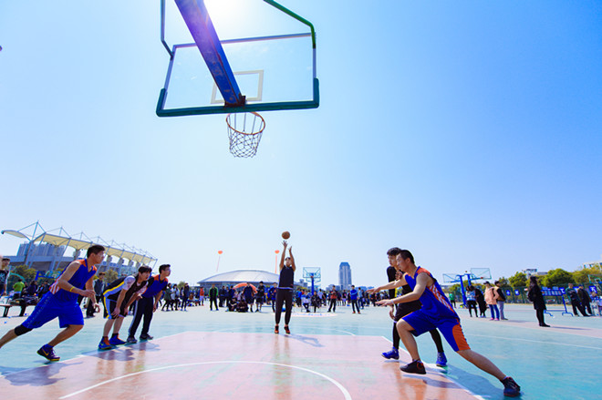 我校2016年度学生3V3篮球比赛开战