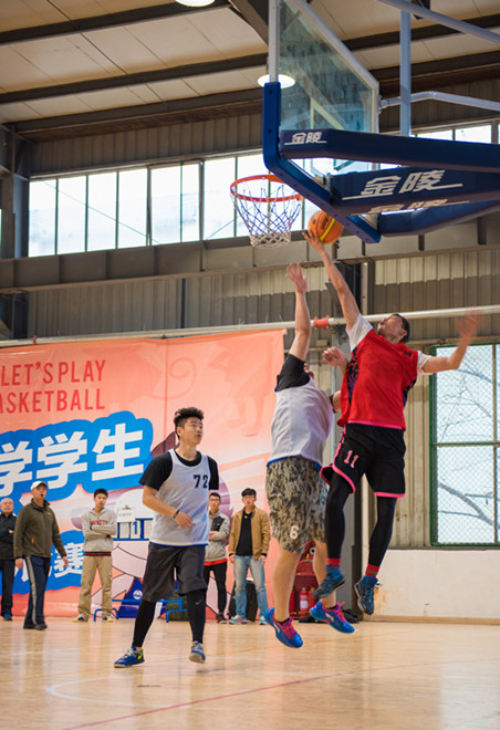 我校3V3篮球比赛圆满落幕