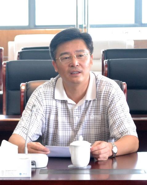 我校召开体育运动委员会会议