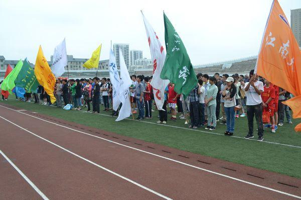 “抢一个足球、拼一种精神”——江南大学2013年学生足球赛开幕