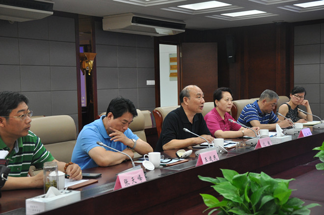 省教育厅高水平运动队建设专家组到我校检查调研